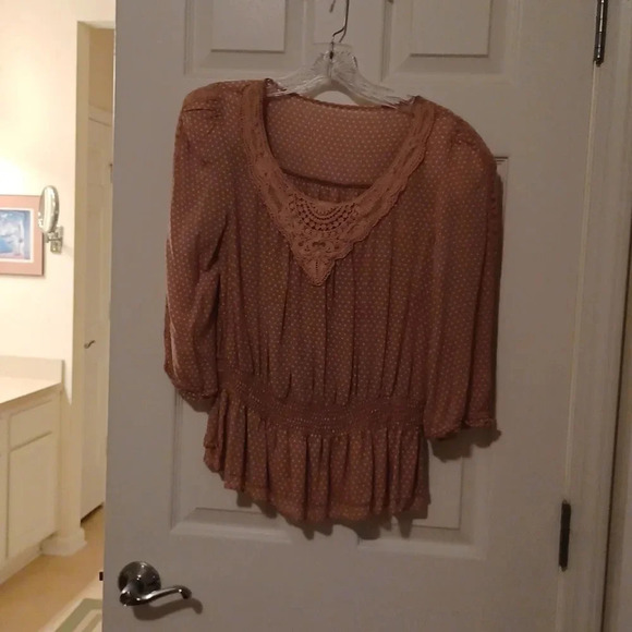 💙𝅺🌹polkadot blouse - Picture 5 of 11